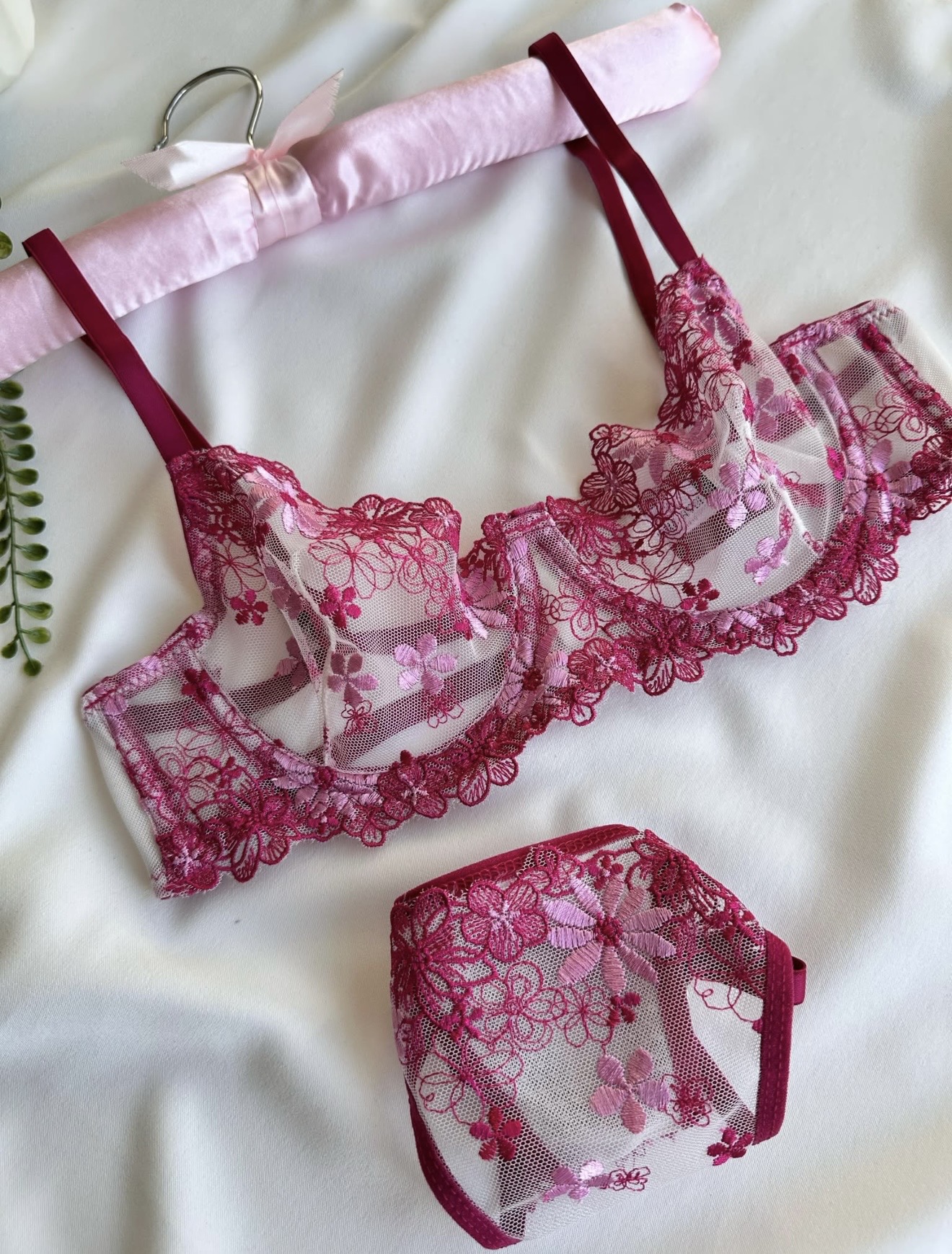 rose-petal-embroidery-lace-lingerie-set